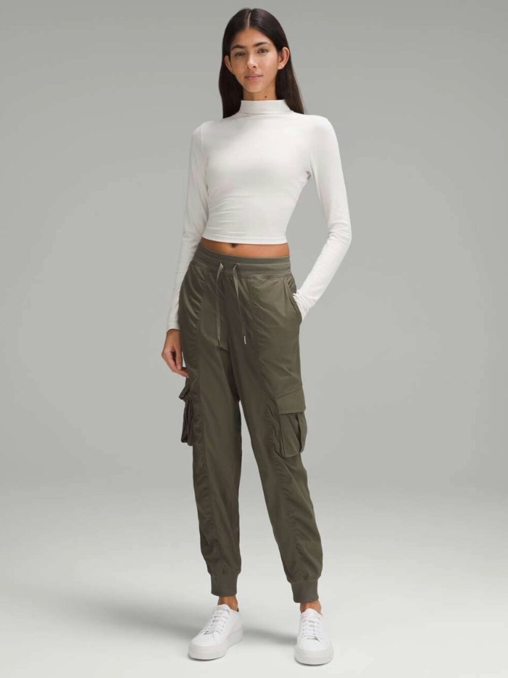 Lululemon Women M Dance Studio Cargo Jogger Pant Relaxed Fit Mid Rise Green